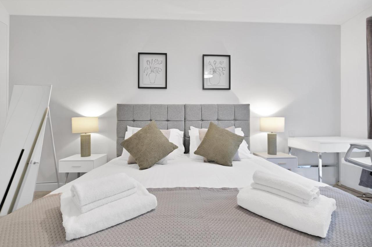 Apartment 2 Bedroom Luxury With Parking In Stanmore, North West By 360 London