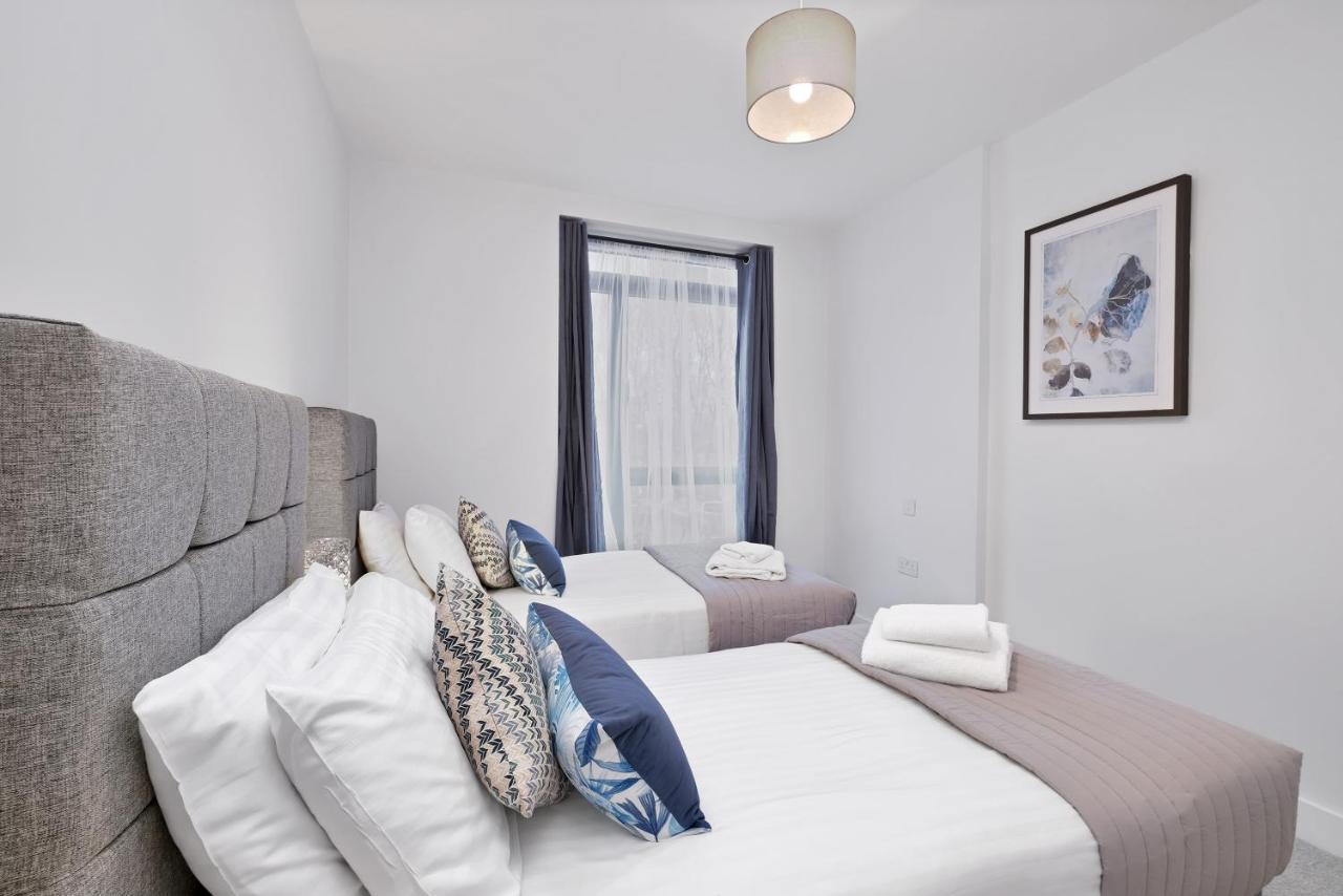 Apartment 2 Bedroom Luxury With Parking In Stanmore, North West By 360 London