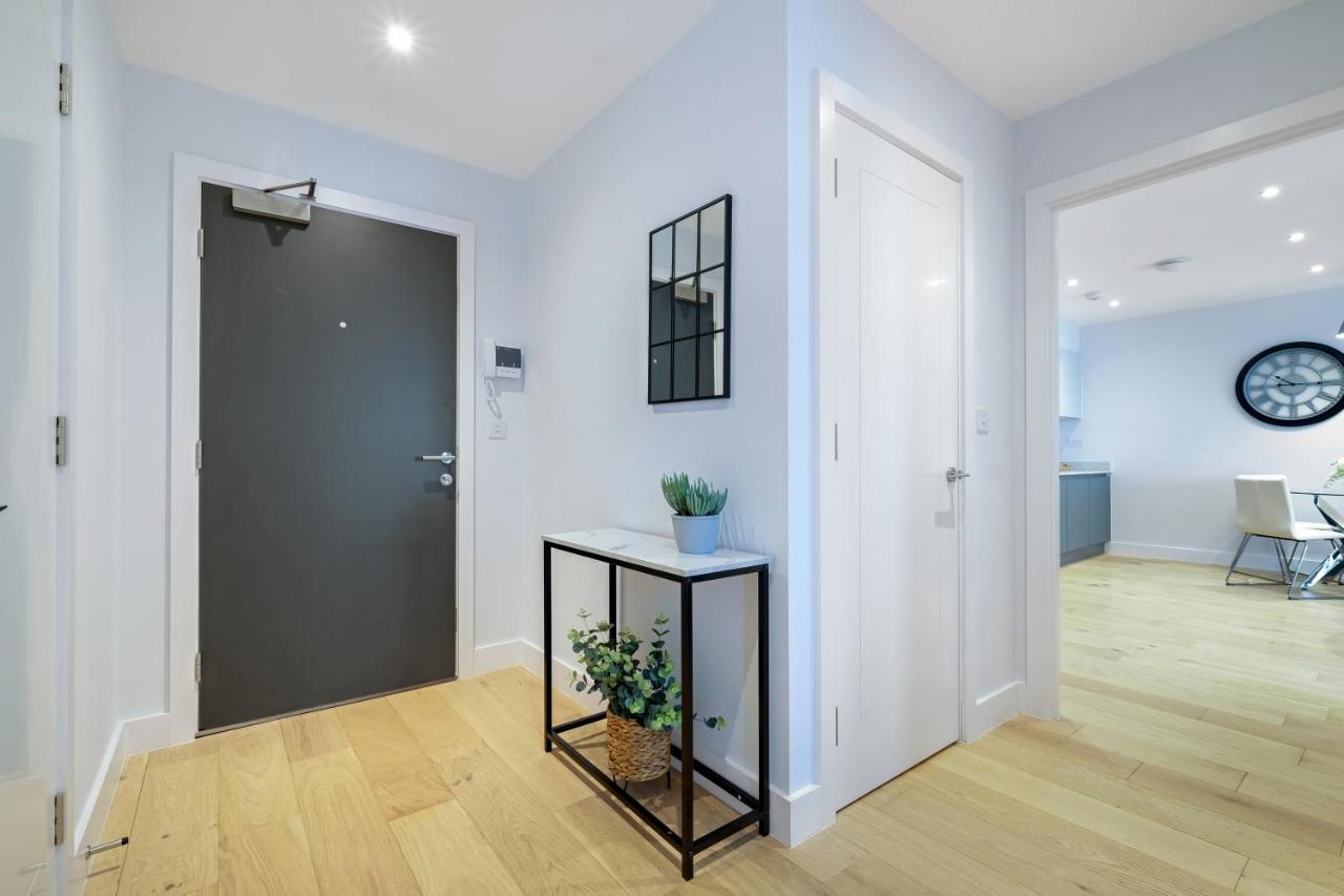 2 Bedroom Luxury With Parking In Stanmore, North West By 360 London Stanmore (Greater London)