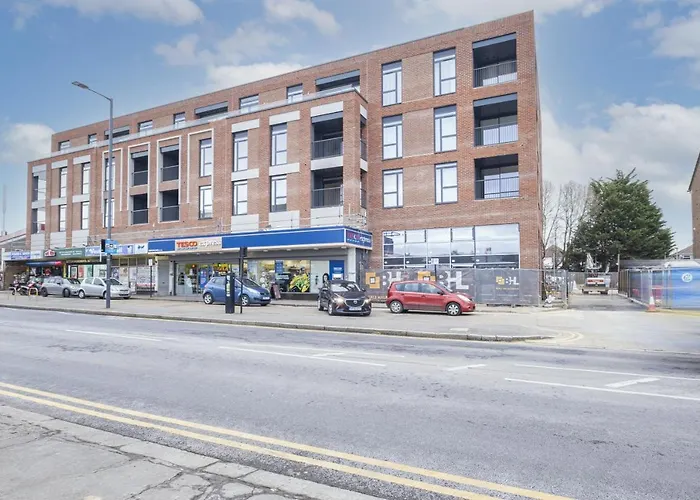 2 Bedroom Luxury Apartments With Parking In Stanmore, North West By 360 Stays London