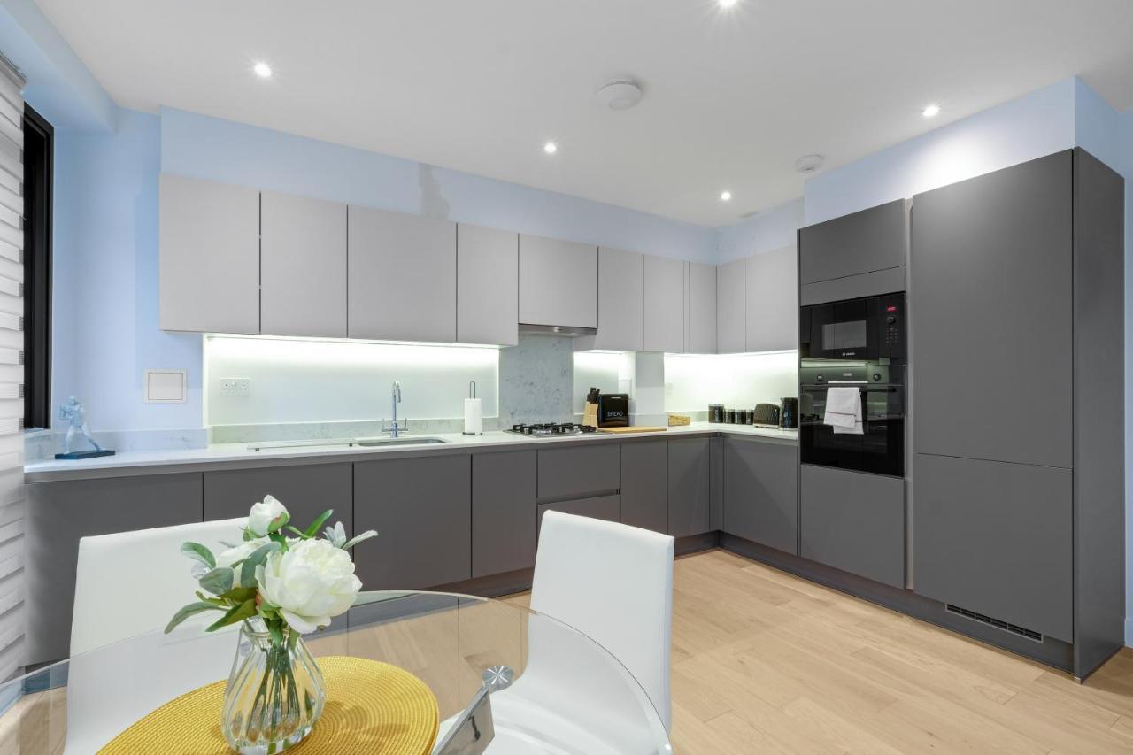 2 Bedroom Luxury With Parking In Stanmore, North West By 360 London Apartamento