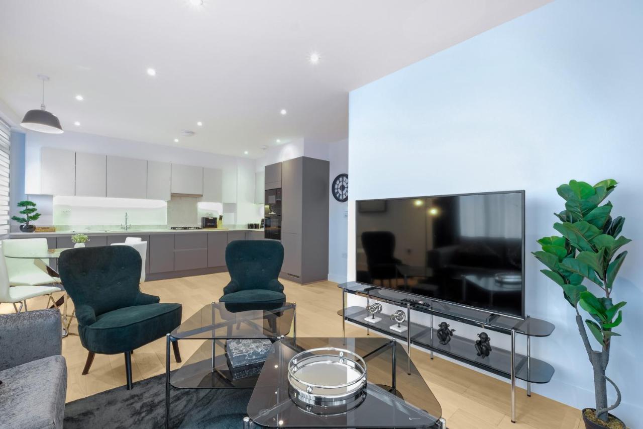 Apartamento 2 Bedroom Luxury With Parking In Stanmore, North West By 360 London
