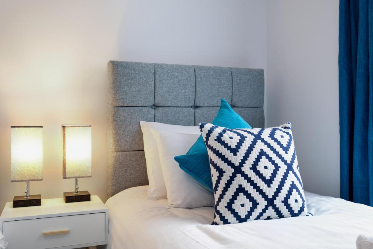 2 Bedroom Luxury With Parking In Stanmore, North West By 360 London
