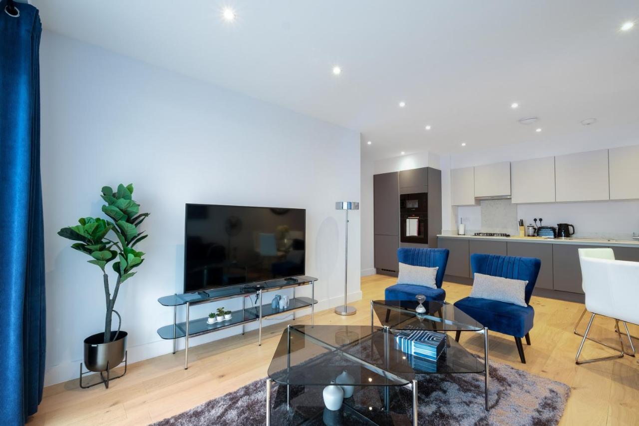 2 Bedroom Luxury With Parking In Stanmore, North West By 360 London Apartamento
